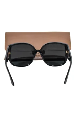 Burberry - Black Oversized Sunglasses
