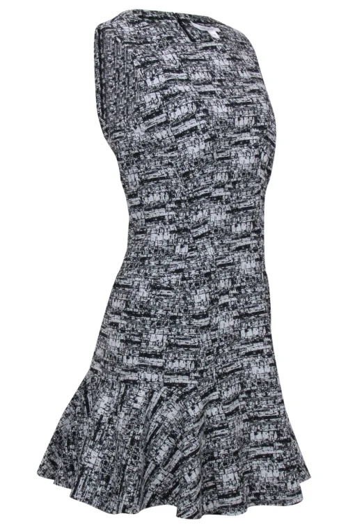 Diane von Furstenberg - Black & White Textured Printed Flared Hem Dress Sz 6