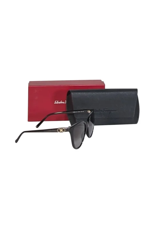 Ferragamo - Black Oversized Sunglasses
