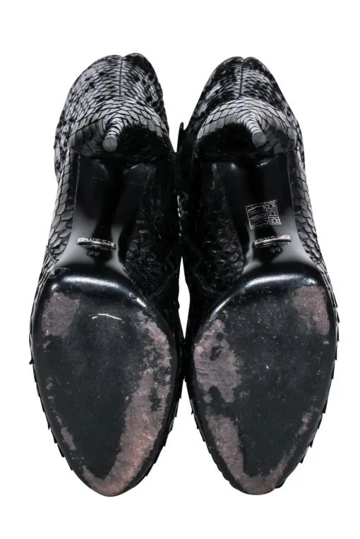 Gucci - Black Snake Skin Textured Leather Stiletto Tall Boots Sz 9