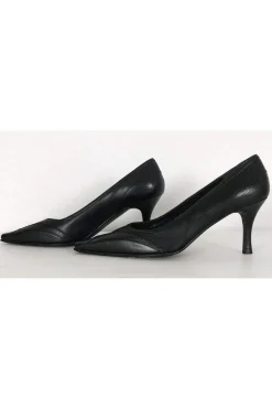 Stuart Weitzman - Black Leather Pointed Pumps Sz 9