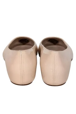 Stuart Weitzman - Cream Patent Leather Pointed-Toe Flats Sz 5