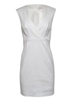Trina Turk - White Textured Notch Neckline Cocktail Dress Sz 2